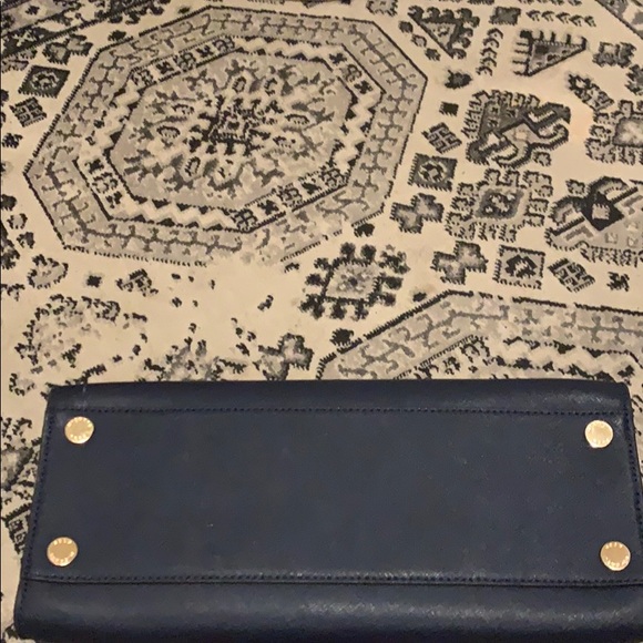 ***SOLD*** Michael Kors Navy Chain Strap tote - Picture 4 of 4